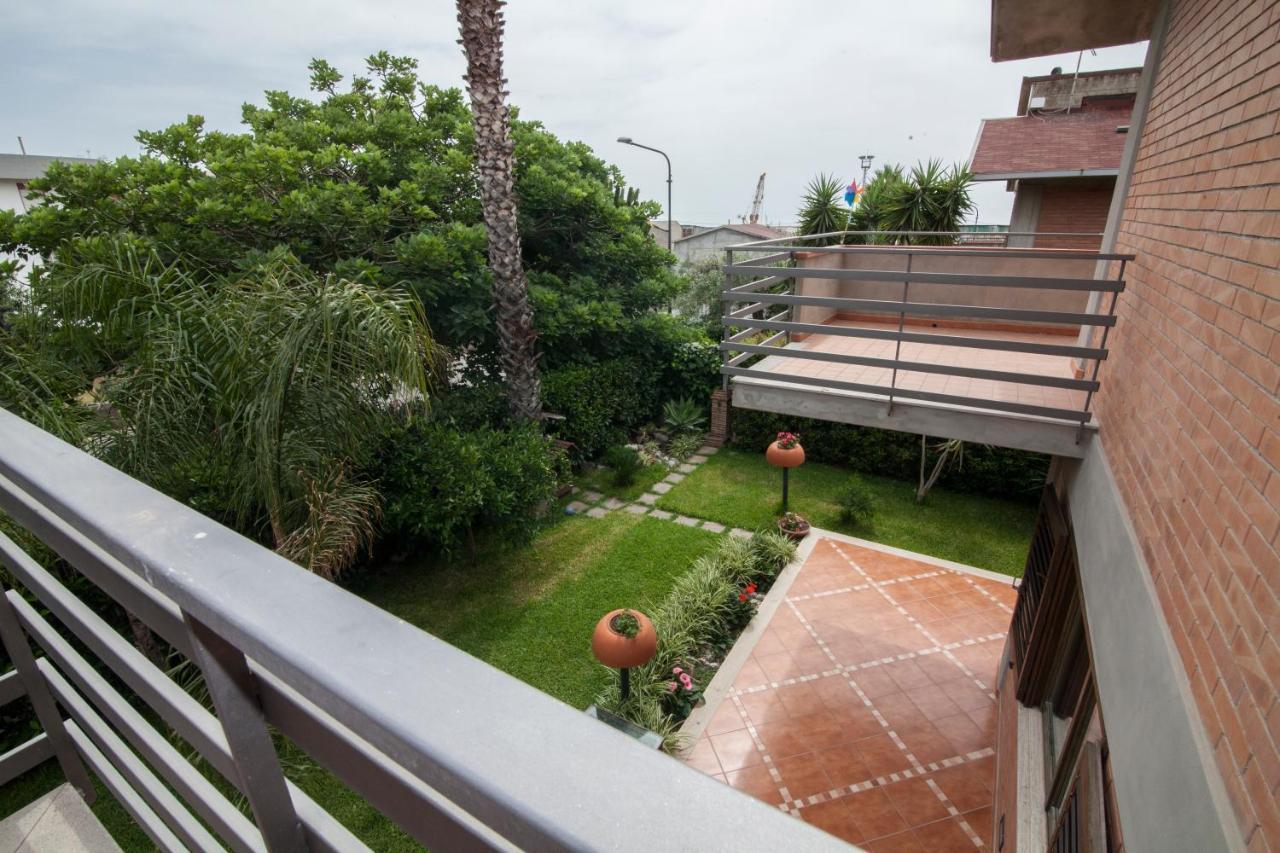 B&B Villa Carmen SantʼAlessio Siculo Екстериор снимка